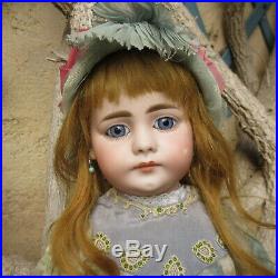 18 rare Simon & Halbig mold 719 circa 1886. Antique german bisque head doll