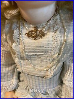 ANTIQUE German Pale Bisque #204 Head Doll by BAHR & PROSCHILD 28 ANTIQUE German Pale Bisque #204 Head Doll by BAHR & PROSCHILD 28