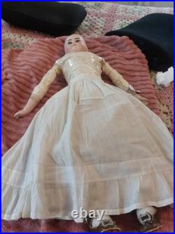 Antique German Bisque Doll Alt Beck Gottschaulk. 25