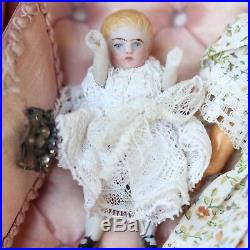 Antique Trousseau Dowry w Bisque Doll Armand Marseille Closed Mouth 1915 Poupée