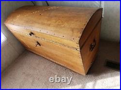 C. 1725 Antique GERMAN Colonial Immigrant Chest Dome Top Trunk Or Blanket Chest
