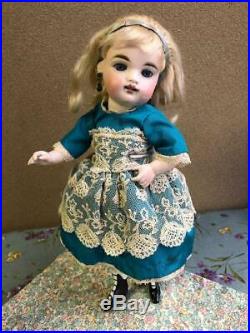 Cute Alice antique doll Kestner 102 wrestler Allbisque vintage