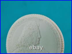 German Germany Vintage Antique Old 1936 Meissen Porcelaine Medal with Box German Germany Vintage Antique Old 1936 Meissen Porcelaine Medal with Box