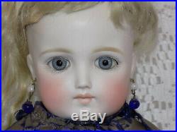 Gorgeous Antique German Closed Mouth Turned Shoulder Head Doll ABG Simon Halbig