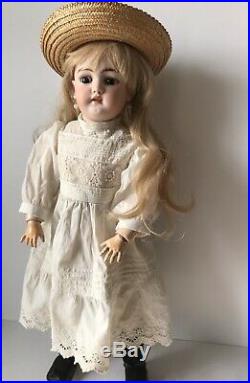 Simon + Halbig 1079 German Bisque Antique Doll 21