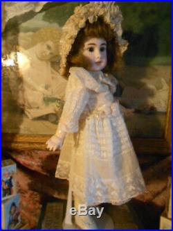 Simon & Halbig 939 Doll in Antique Laces