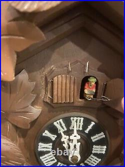 Vintage GERMAN MUSICAL Cuckoo Clock w Maple Leaf Flying Bird TopperREAD