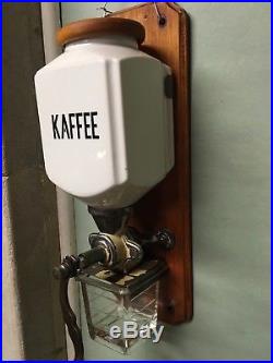 Vintage German Antique Leinbrock Ideal Koffie Wall-Mounted Coffee Grinder